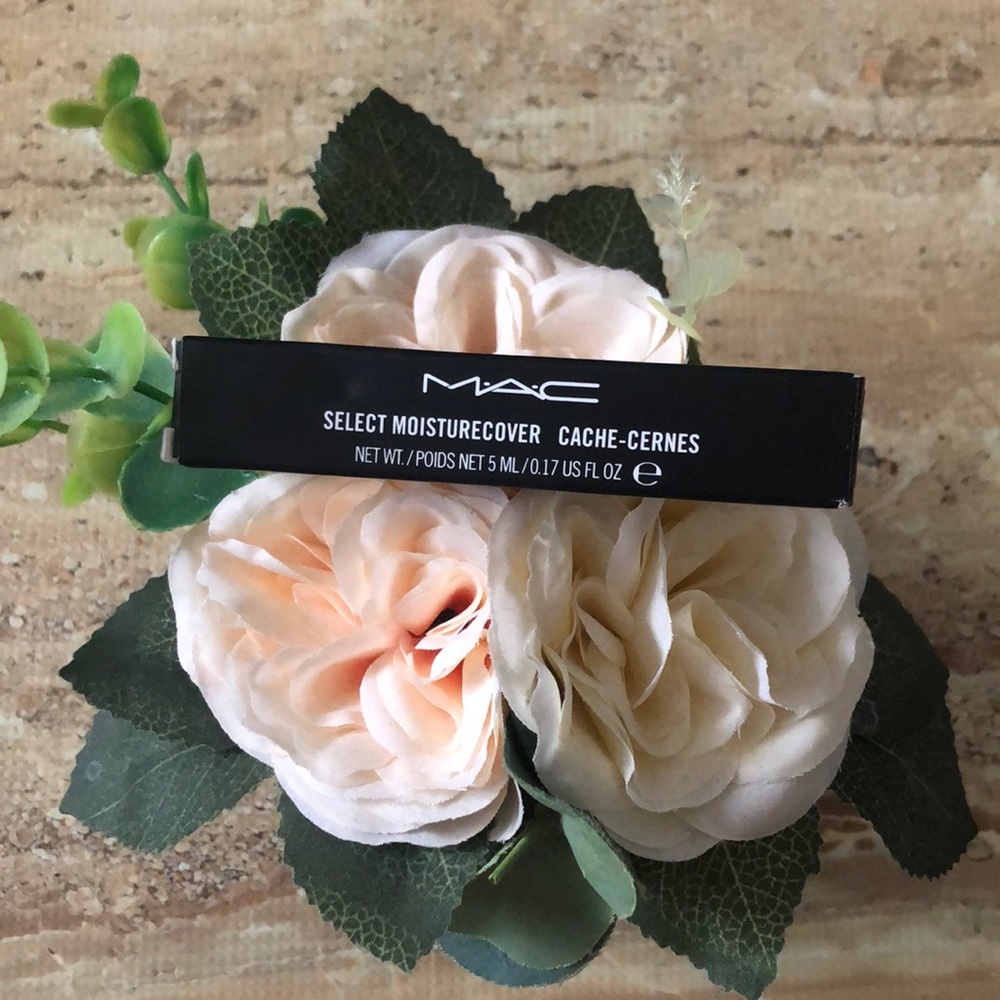 MAC Select Moisturecover Concealer in NW30